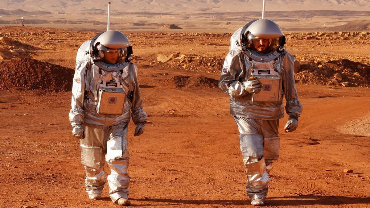 Astronauti rozjeli pátrání po životě na Marsu. Akorát ale na Zemi